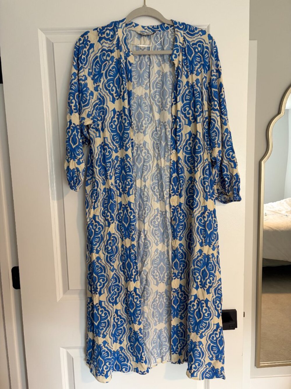 Zara Blue and Cream Paisley Button Down Dress Size Large - Picture 3 of 4
